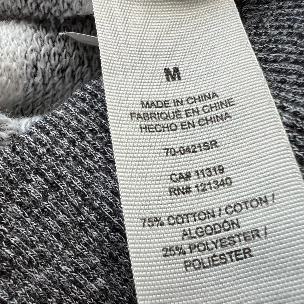 Garage Striped White and Gray Knit - Picture 6 of 6